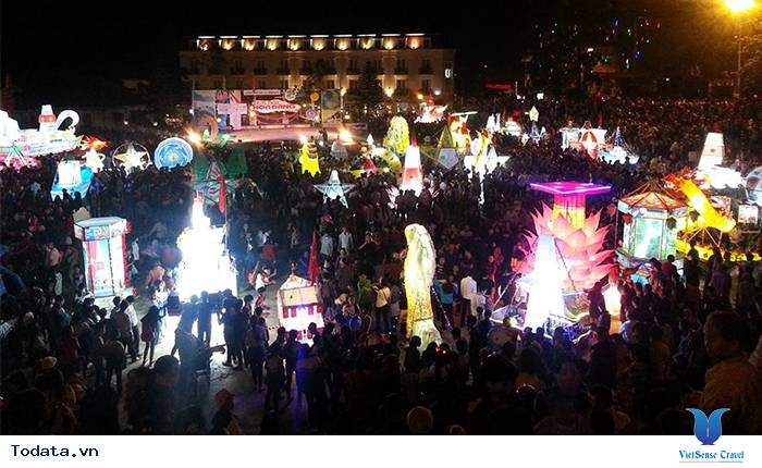 Lễ hội hoa đăng ở sapa